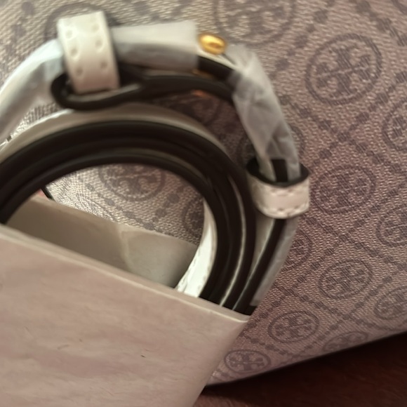 Tory Burch canvas tote, with strap. New❤️Sold🎉 - Picture 7 of 9